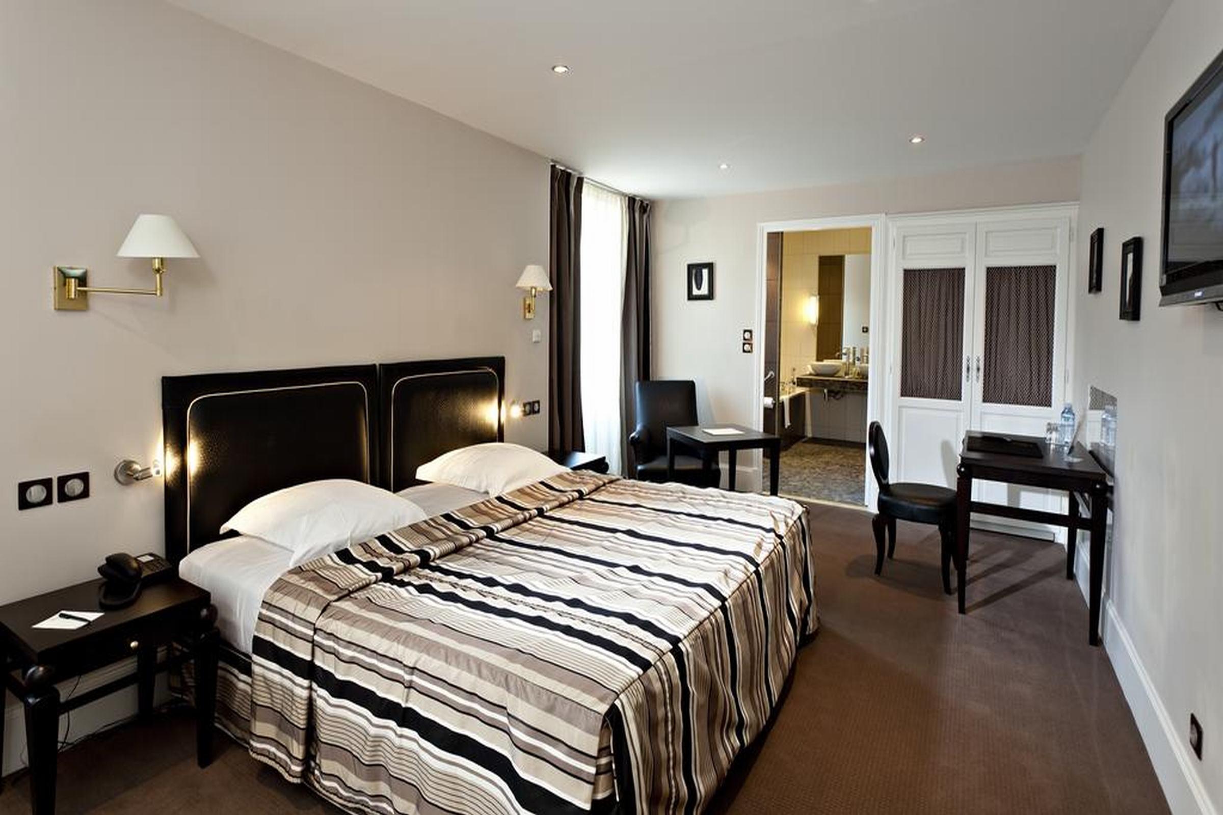 Hotel De La Poste Бон Экстерьер фото