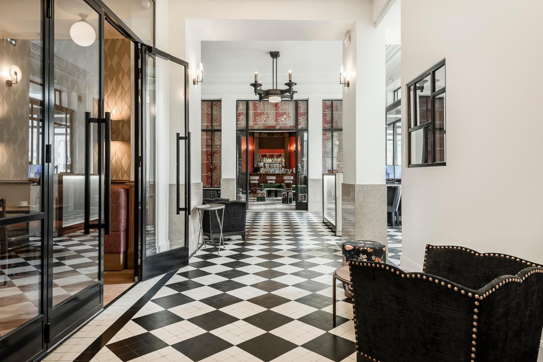 Hotel De La Poste Бон Экстерьер фото